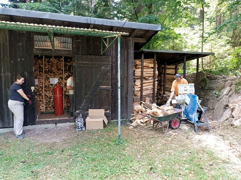 Arbeitseinsatz auf der Kreuzbrunnenhütte